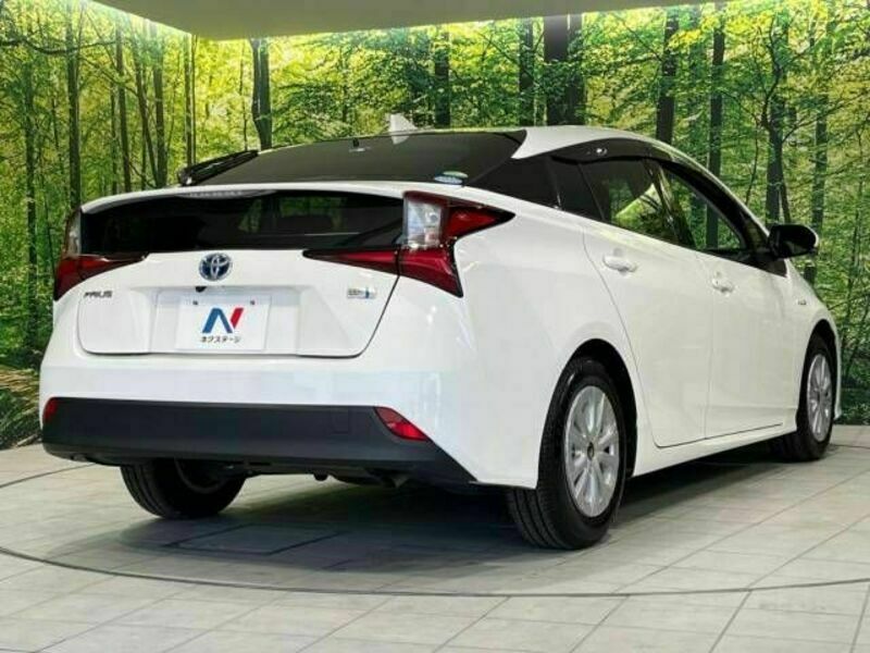 PRIUS-17