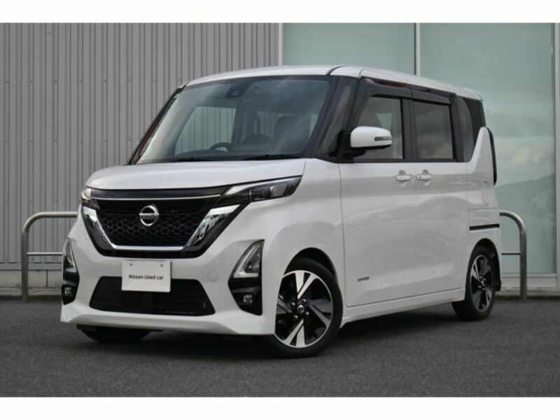 NISSAN　ROOX