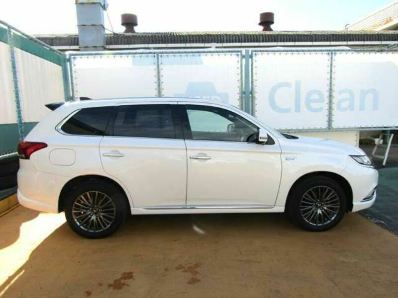 OUTLANDER PHEV-3