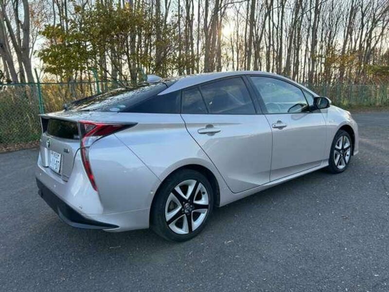 PRIUS-17