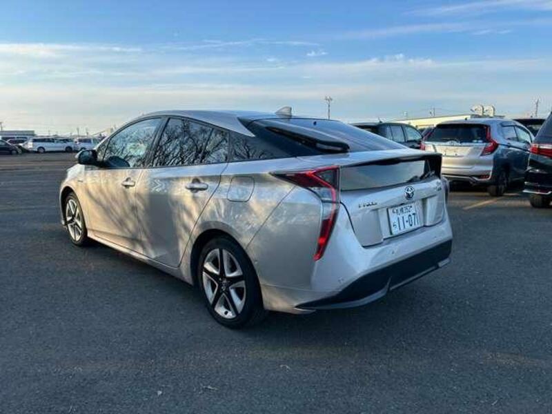 PRIUS-12