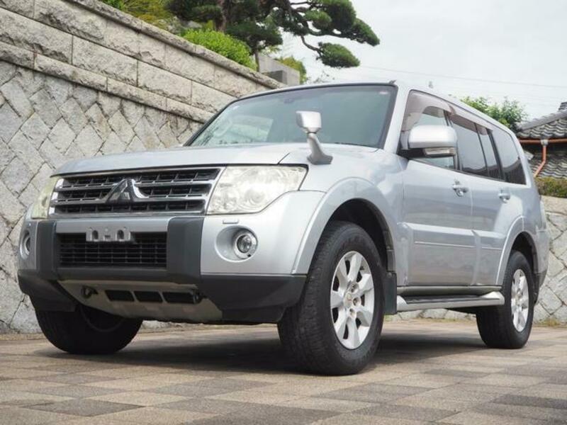 MITSUBISHI　PAJERO