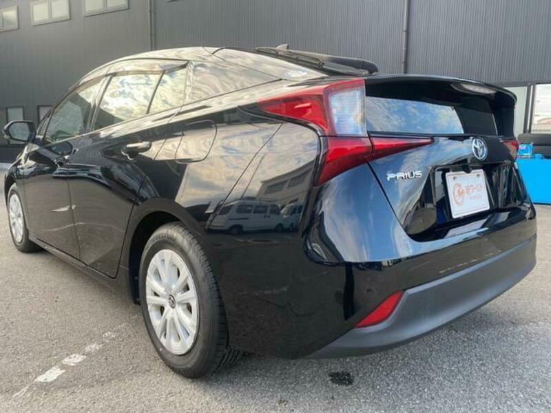 PRIUS-16