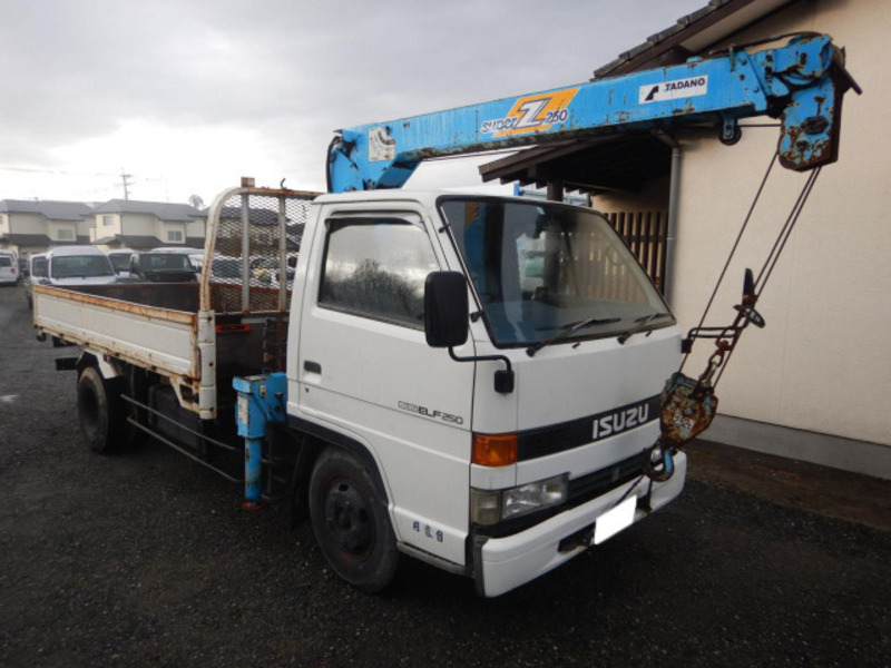 ISUZU　ELF