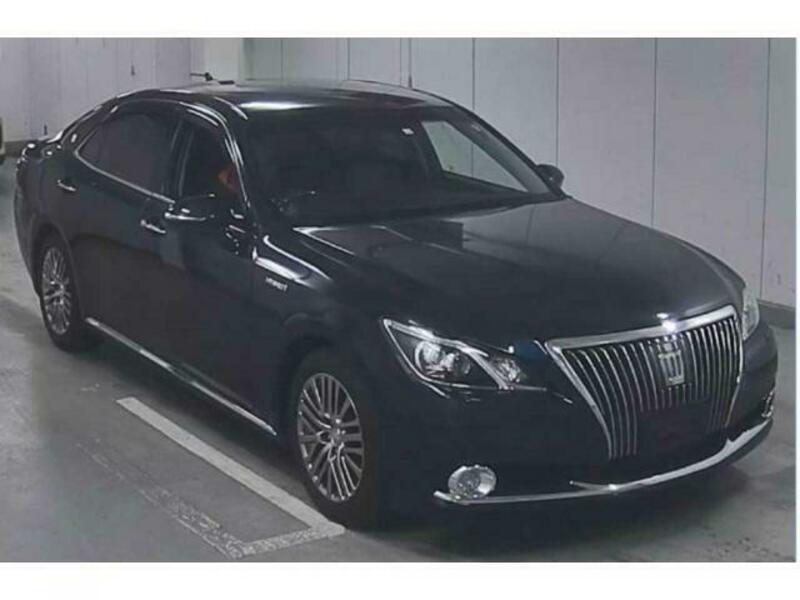 TOYOTA　CROWN MAJESTA