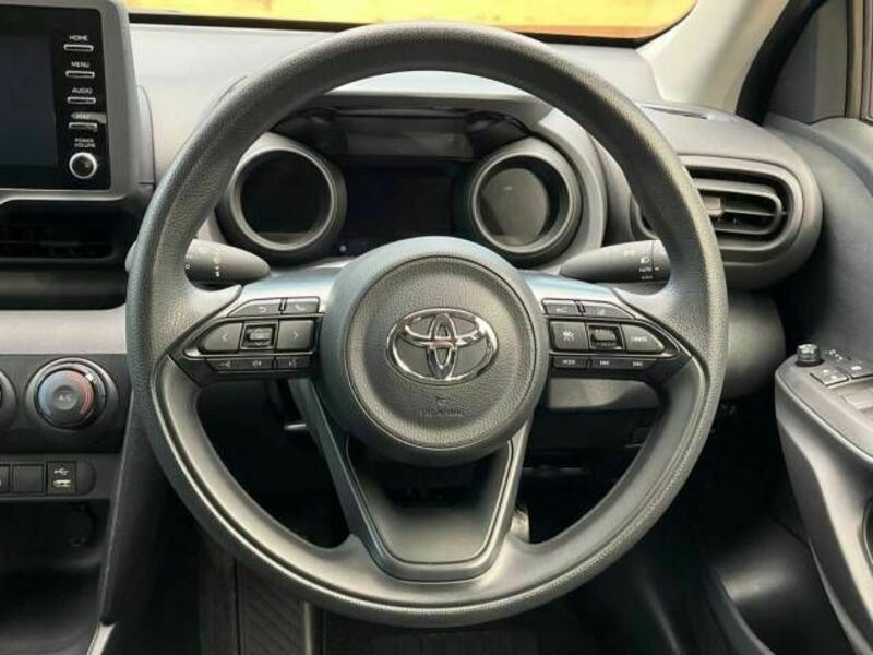 YARIS CROSS-11