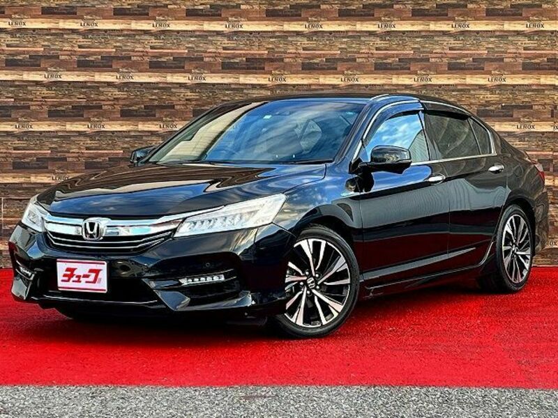 HONDA　ACCORD HYBRID