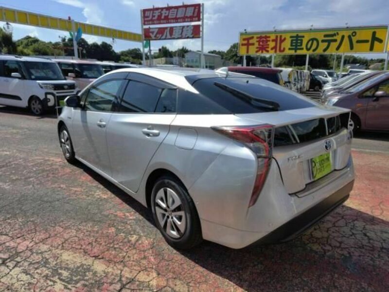 PRIUS-11