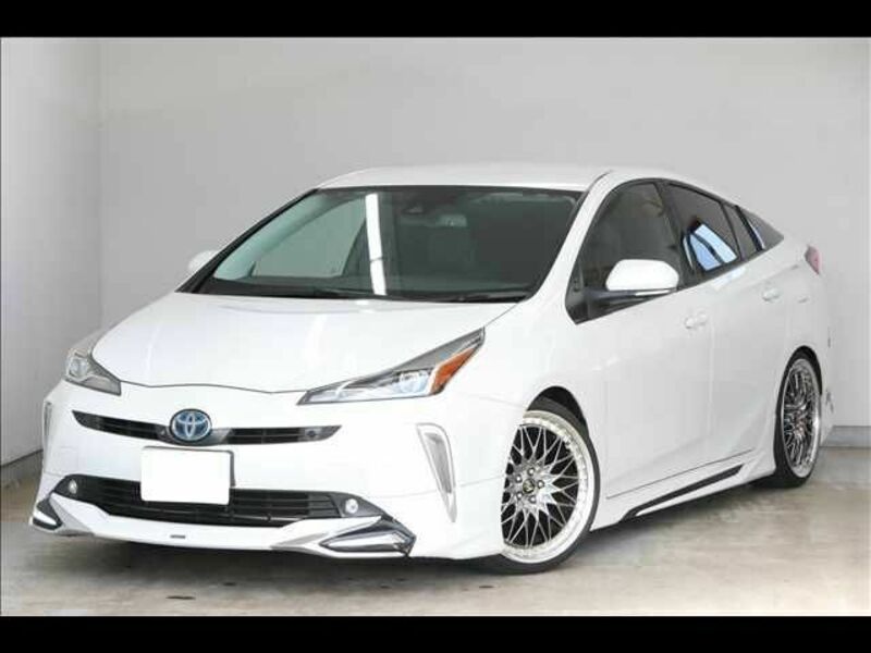 TOYOTA　PRIUS