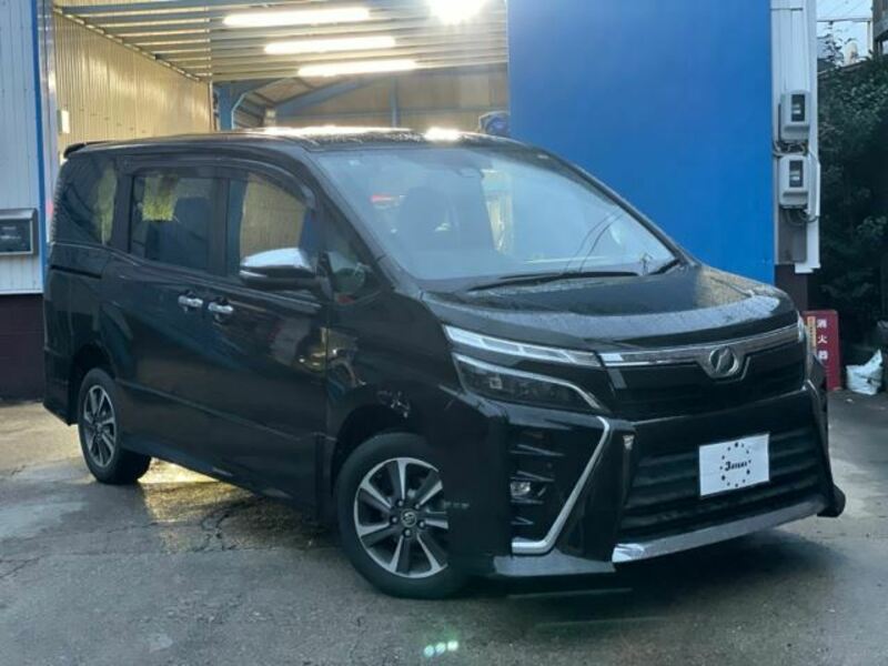 TOYOTA　VOXY