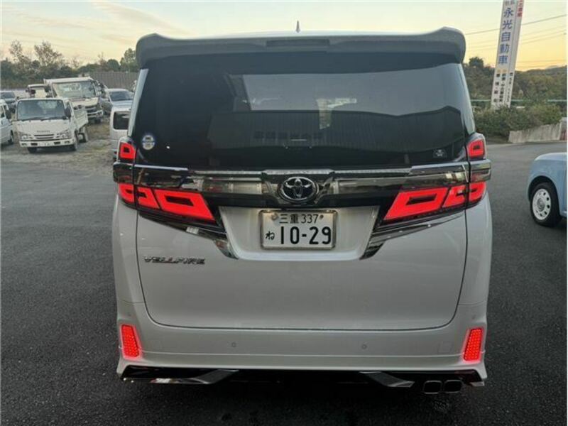 VELLFIRE-8