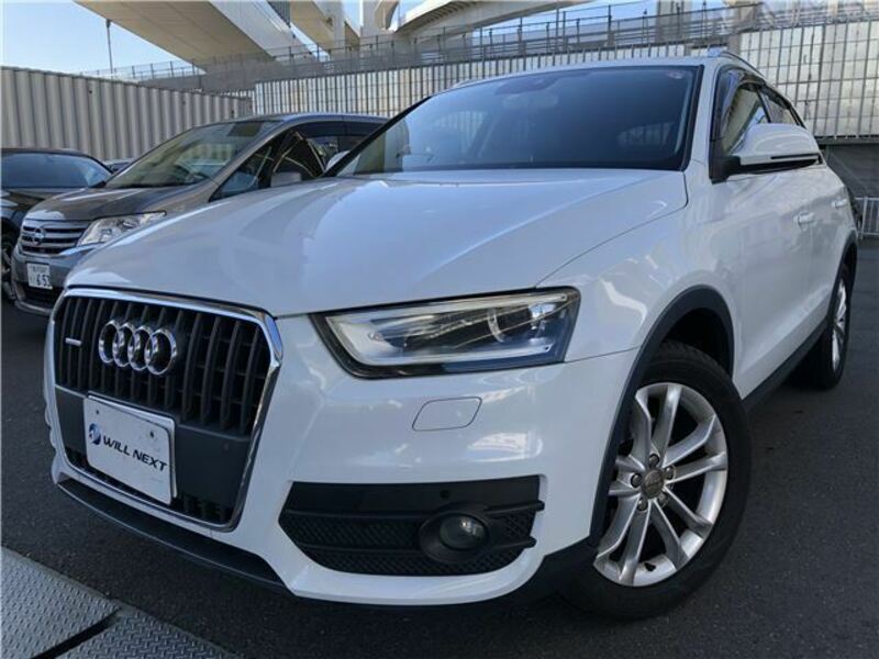 AUDI　Q3