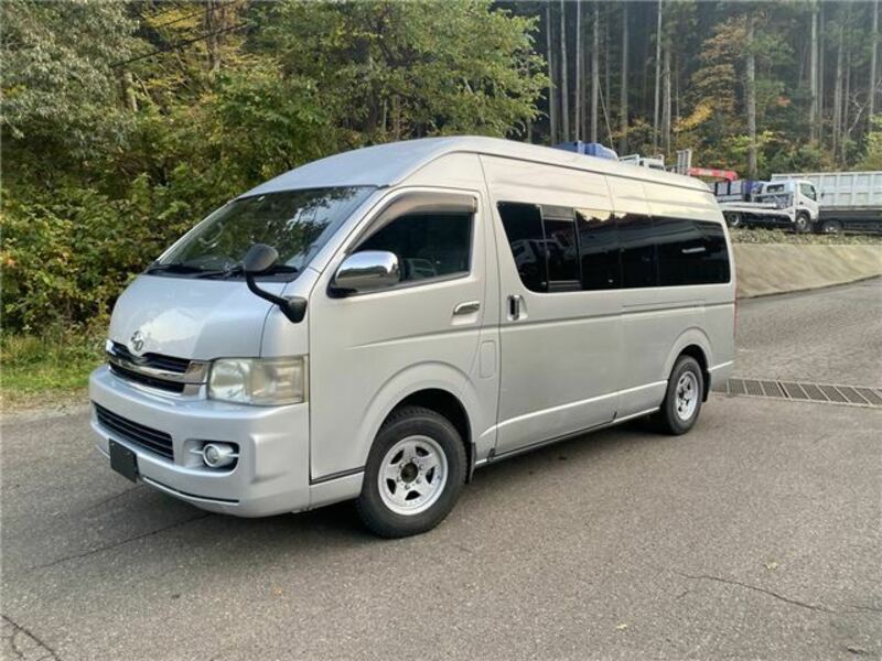 TOYOTA　HIACE