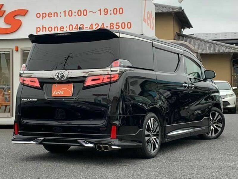 VELLFIRE-11