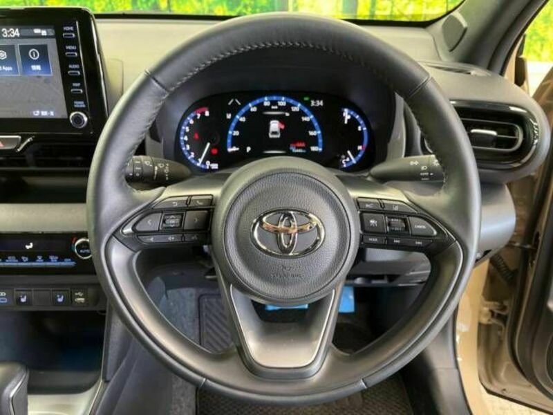 YARIS CROSS-11