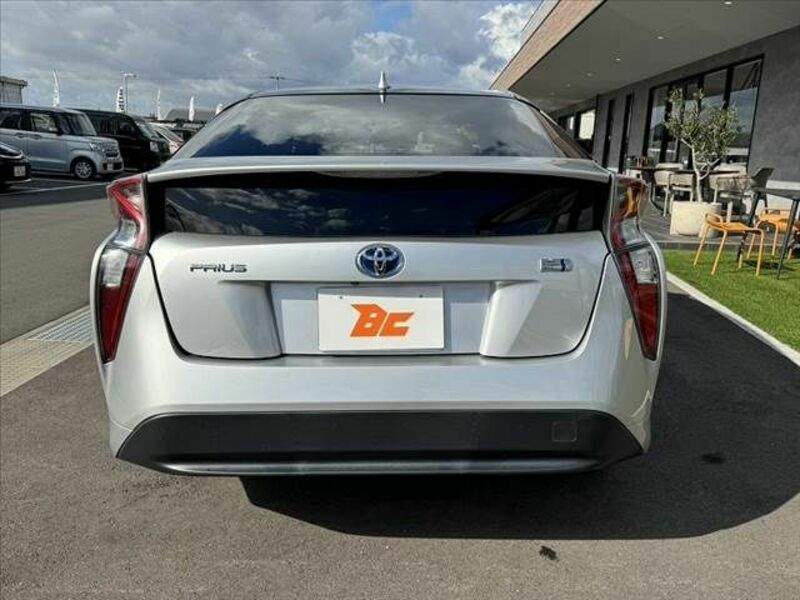 PRIUS-13