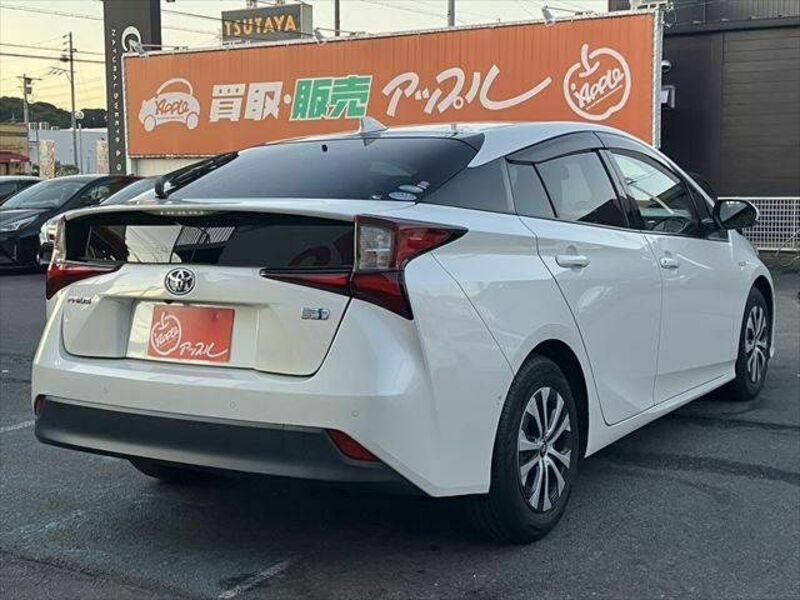 PRIUS-17