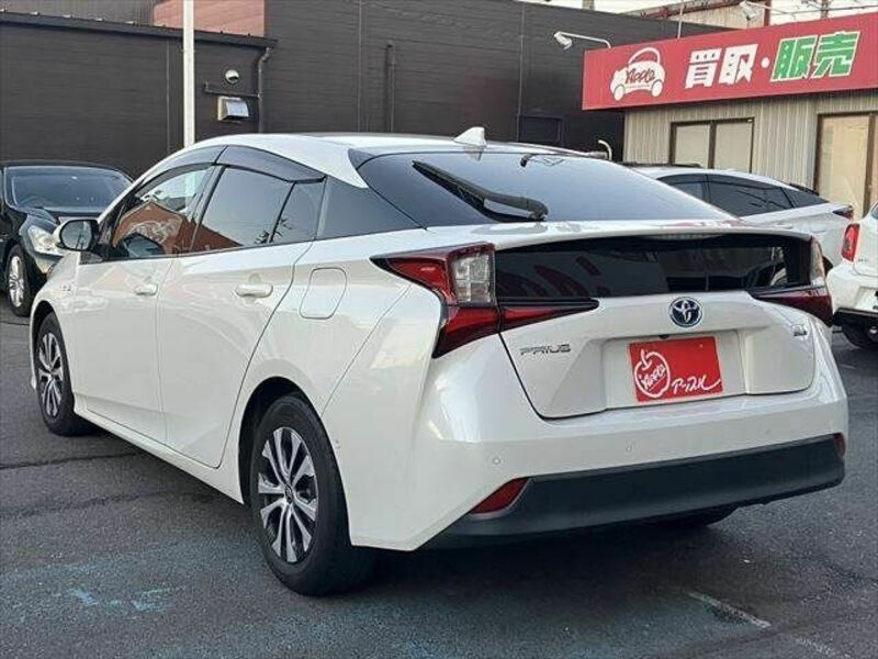 PRIUS-18