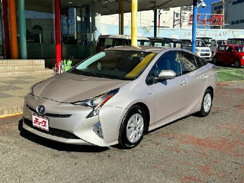 TOYOTA　PRIUS