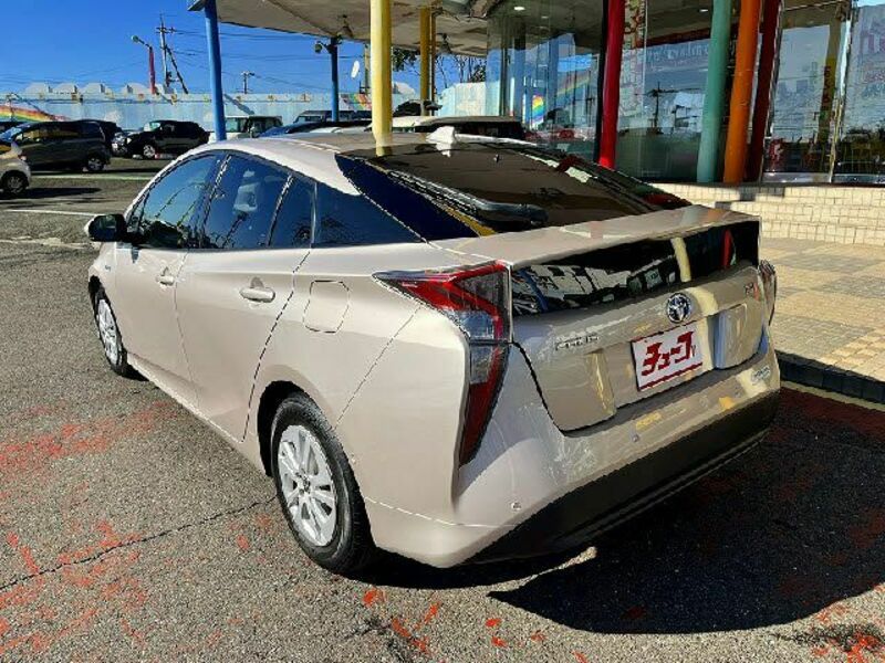 PRIUS-8