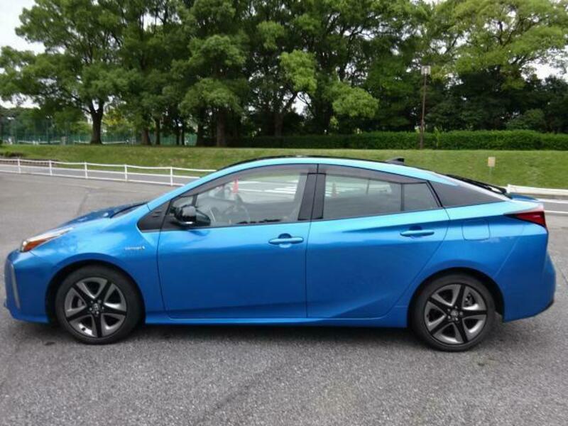 PRIUS-11