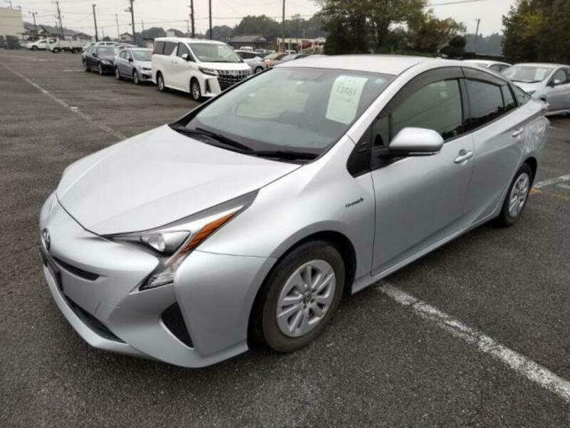 TOYOTA　PRIUS