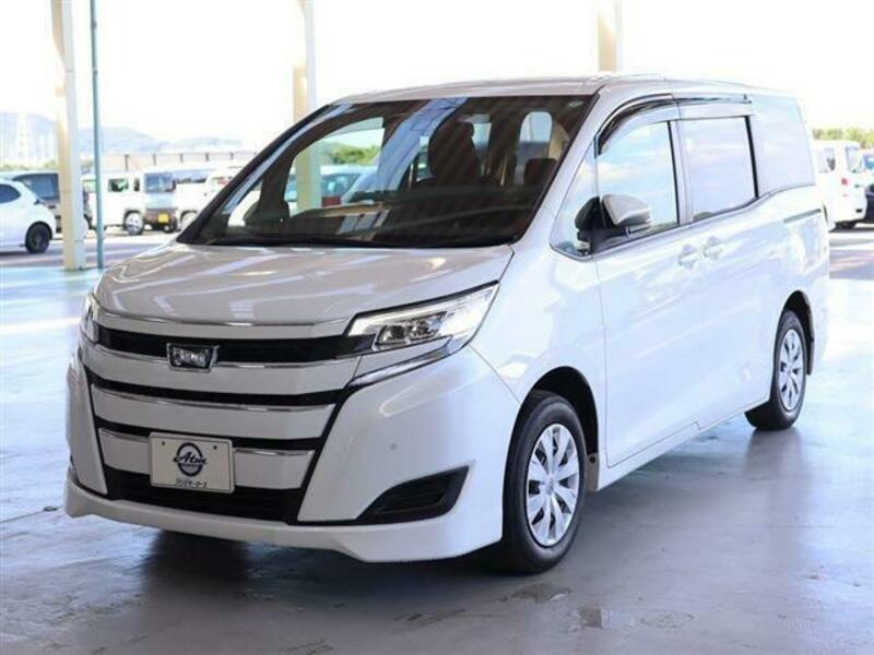 TOYOTA　NOAH