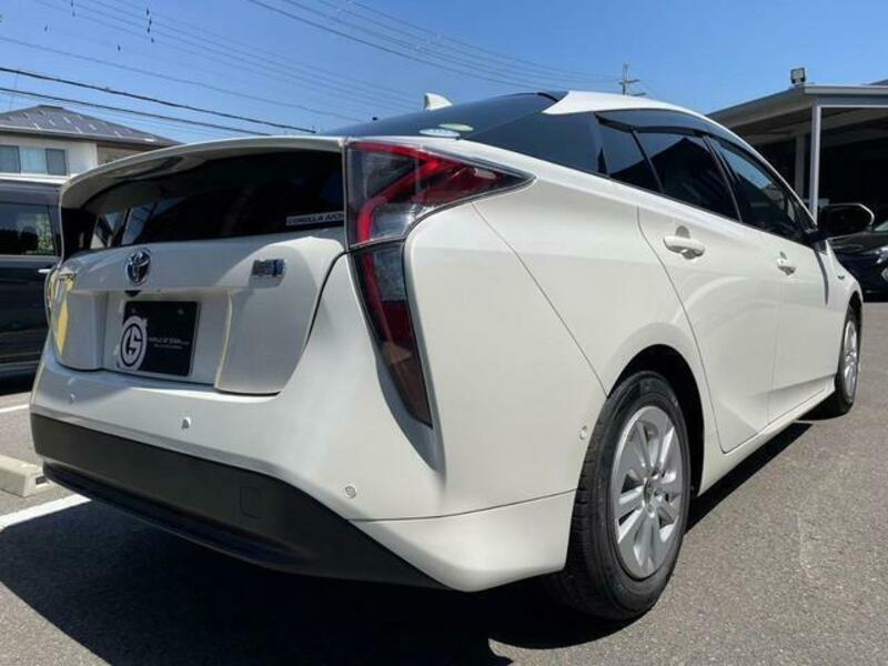 PRIUS-1