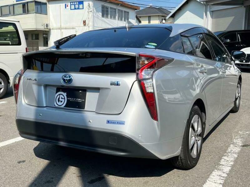 PRIUS-4