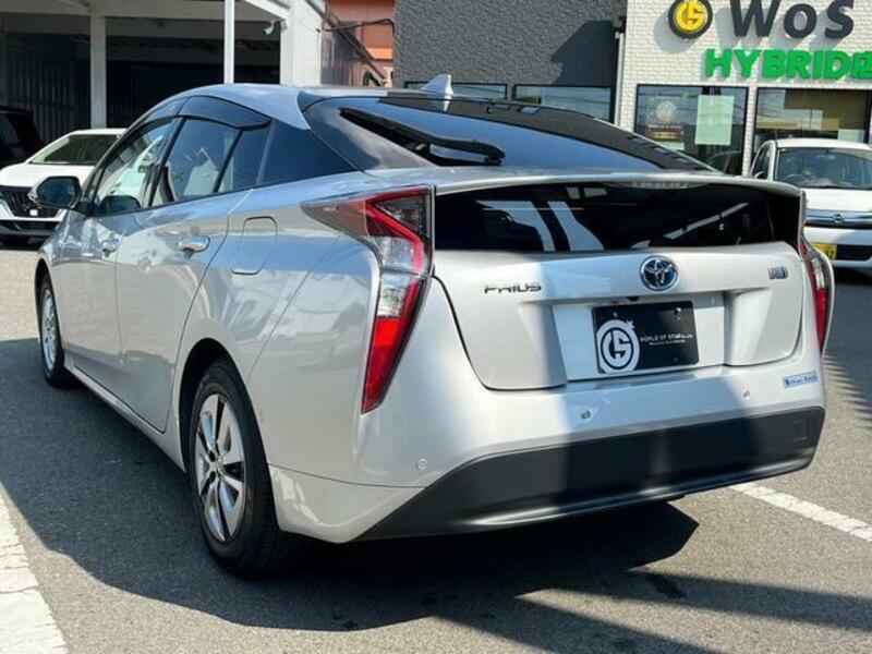 PRIUS-6