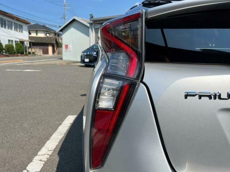 PRIUS-12