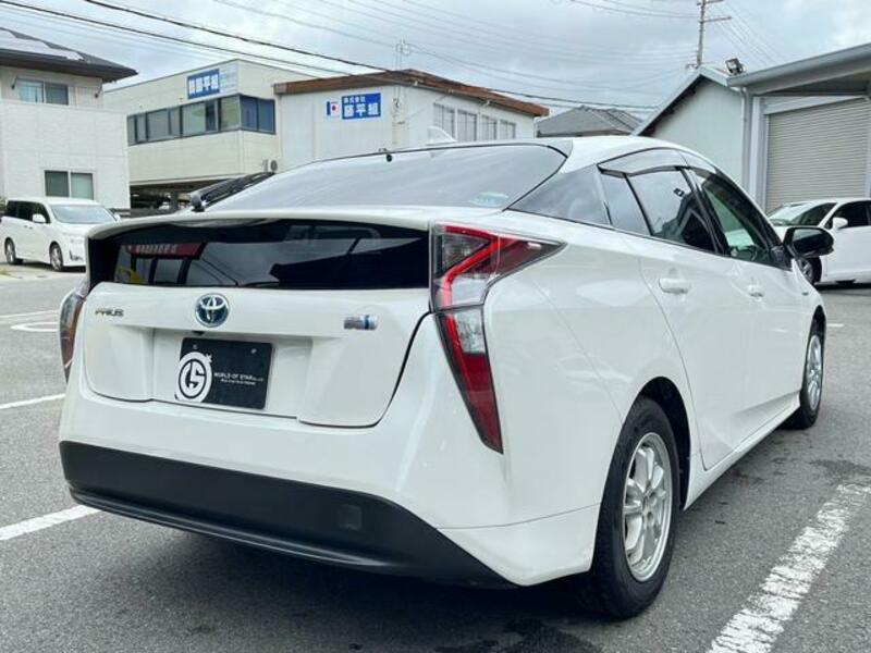 PRIUS-4