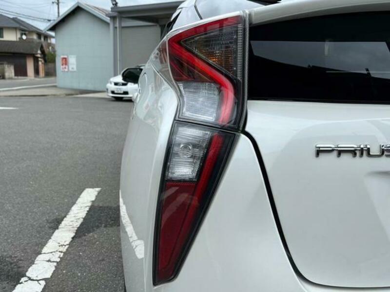 PRIUS-12