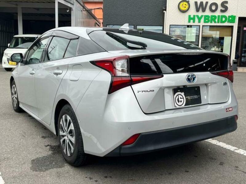 PRIUS-6