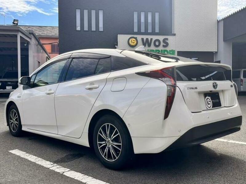 PRIUS-4