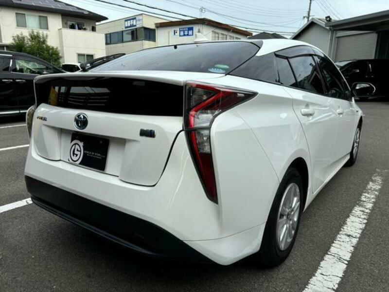 PRIUS-4