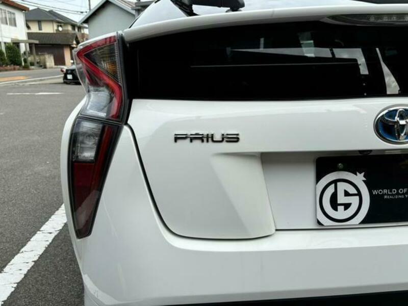 PRIUS-12