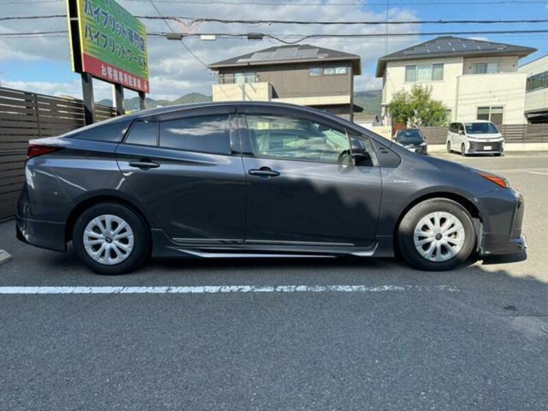 PRIUS-4