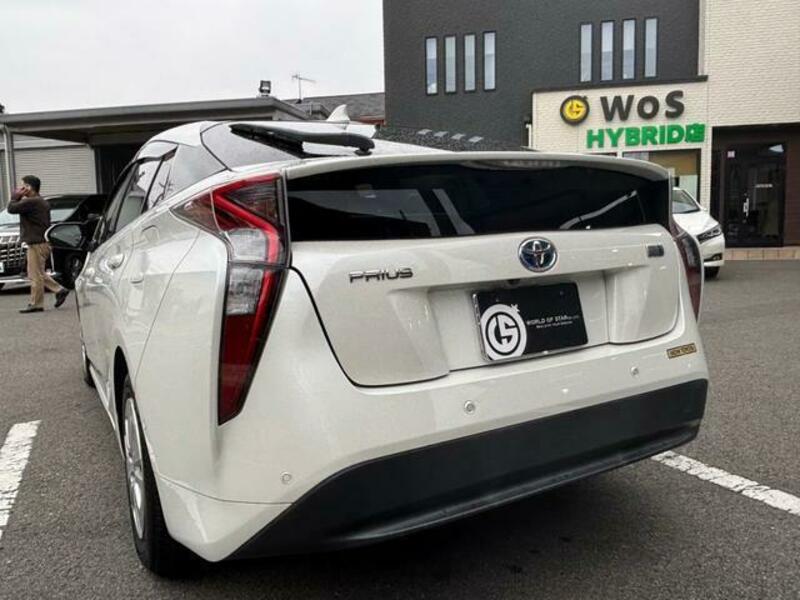 PRIUS-6