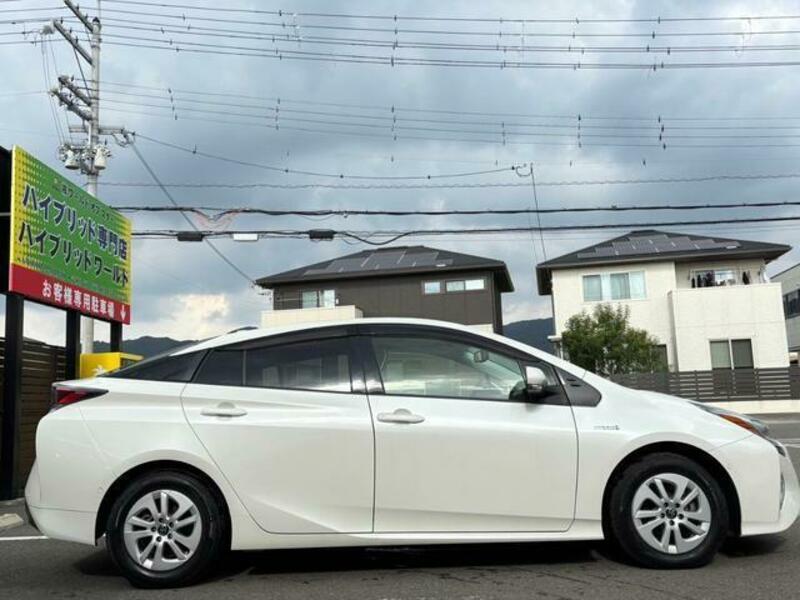 PRIUS-4