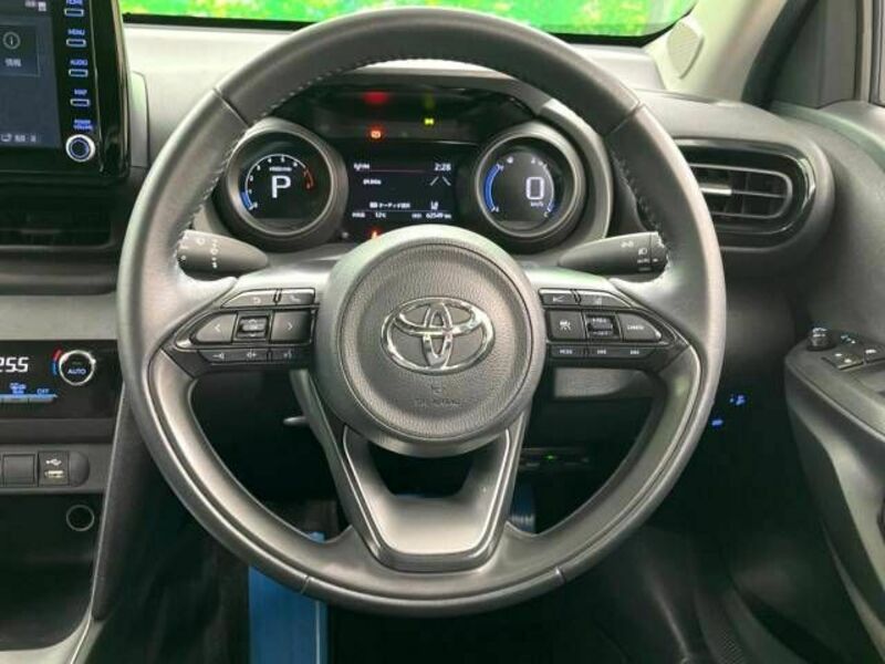 YARIS CROSS-11