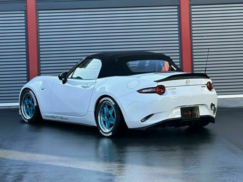 ROADSTER