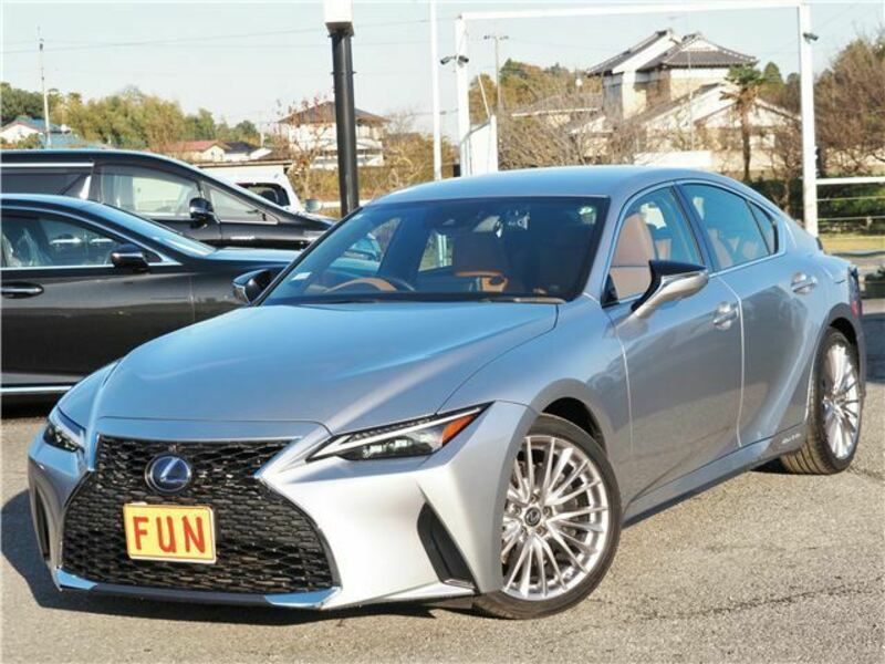 LEXUS IS