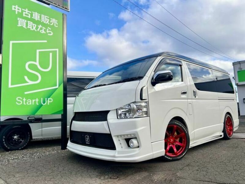 TOYOTA　HIACE VAN