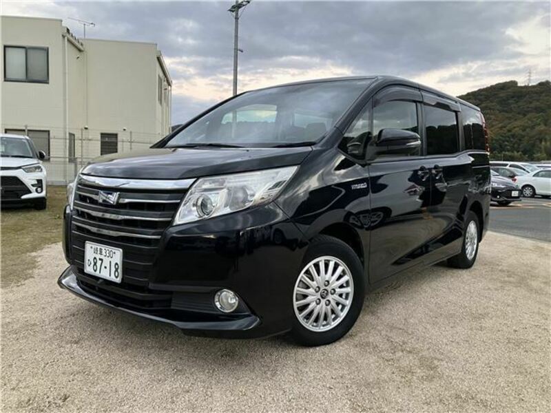 TOYOTA　NOAH