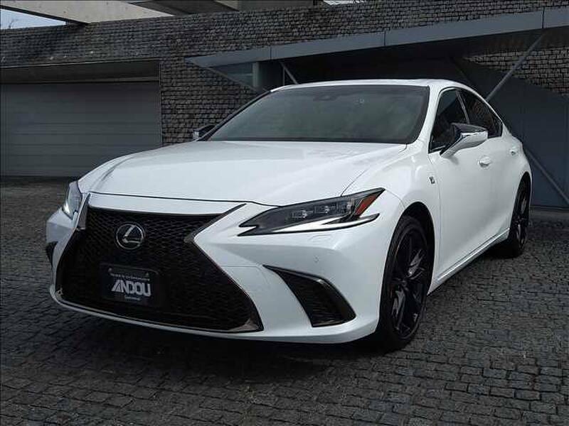 LEXUS　ES