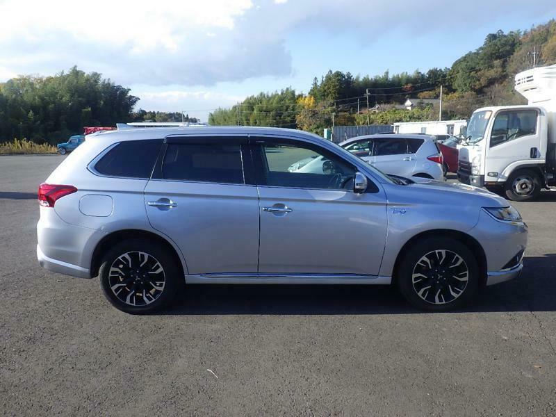 OUTLANDER PHEV-47