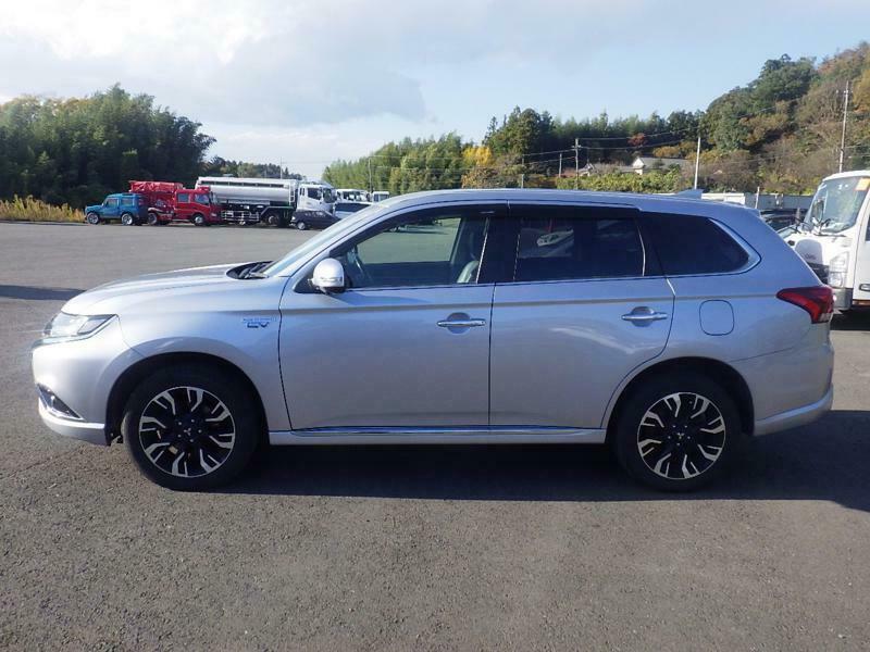 OUTLANDER PHEV-52