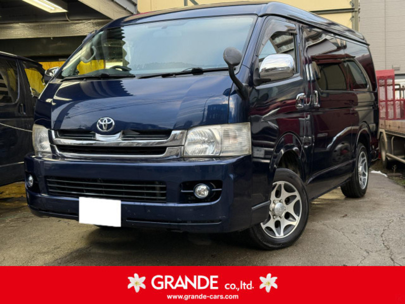 TOYOTA　HIACE