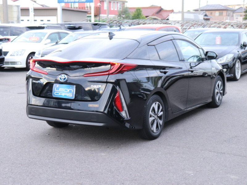 PRIUS PHV